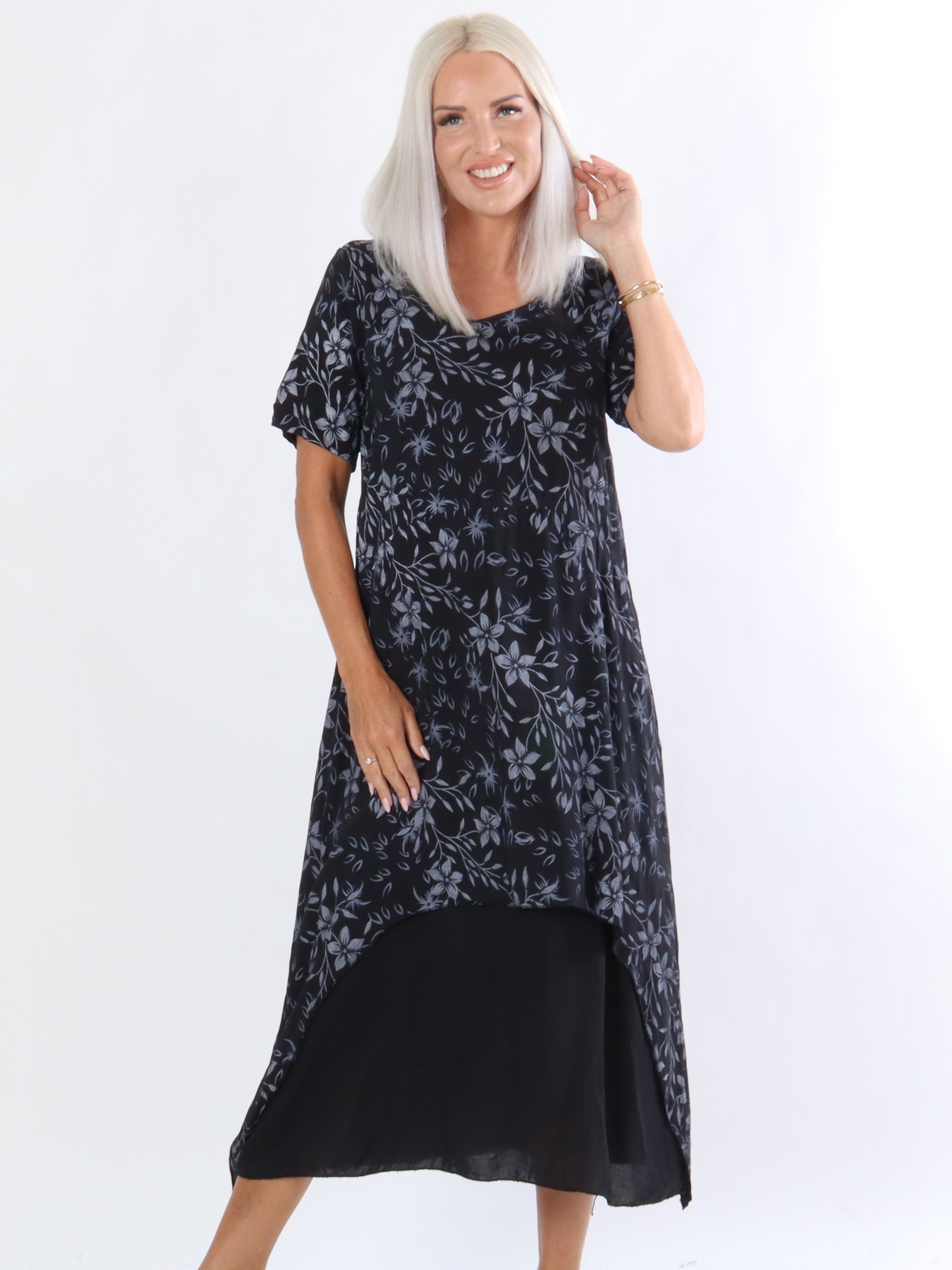 Marlon - Armégrön lång klänning med ett kortare lager med blommönster